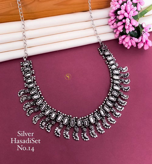 2 Navaratri Special Oxodize Silver Hasadi Set Wholesale Price In Surat
